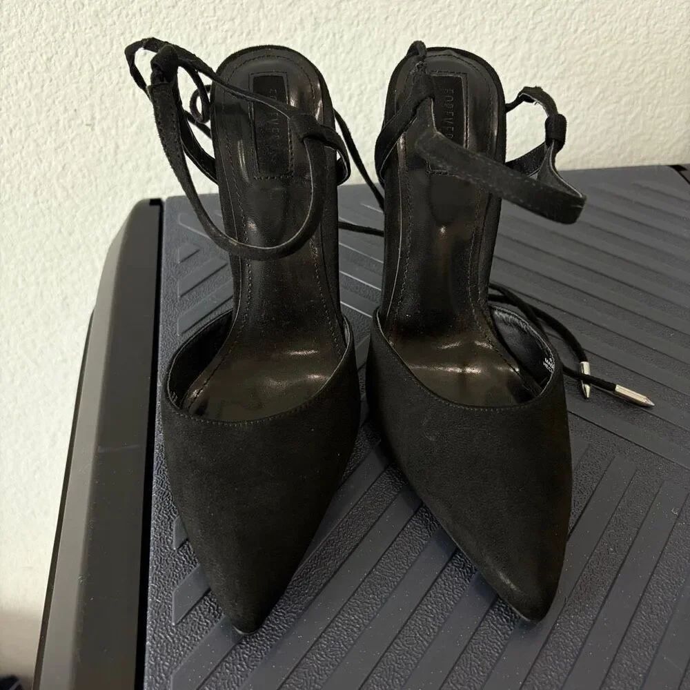 Forever 21 Black Suede Lace-Up Pointed Toe Stiletto Heels Size 7.5